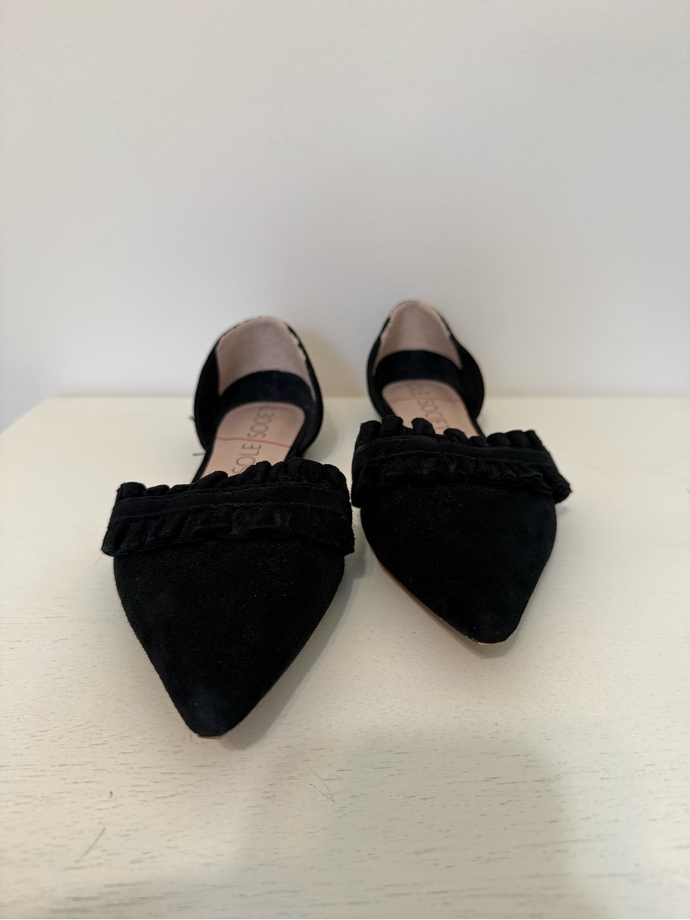 Sole Society Black Pointed D'Orsay Flats with Ruffle Detail Size 9.5 - Picture 3 of 9